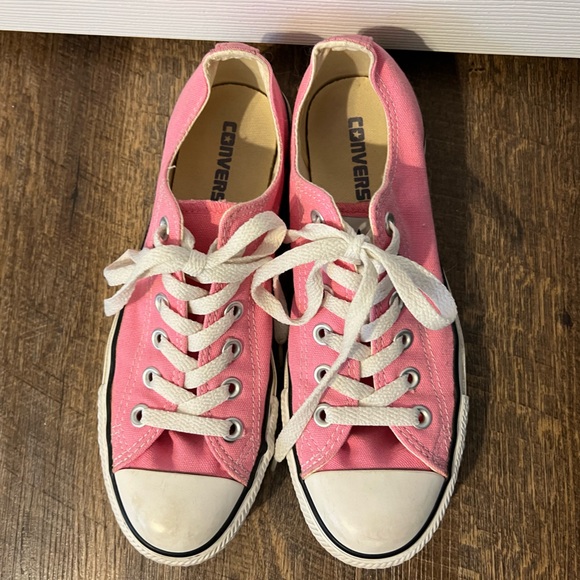 Pink Converse - Picture 3 of 5